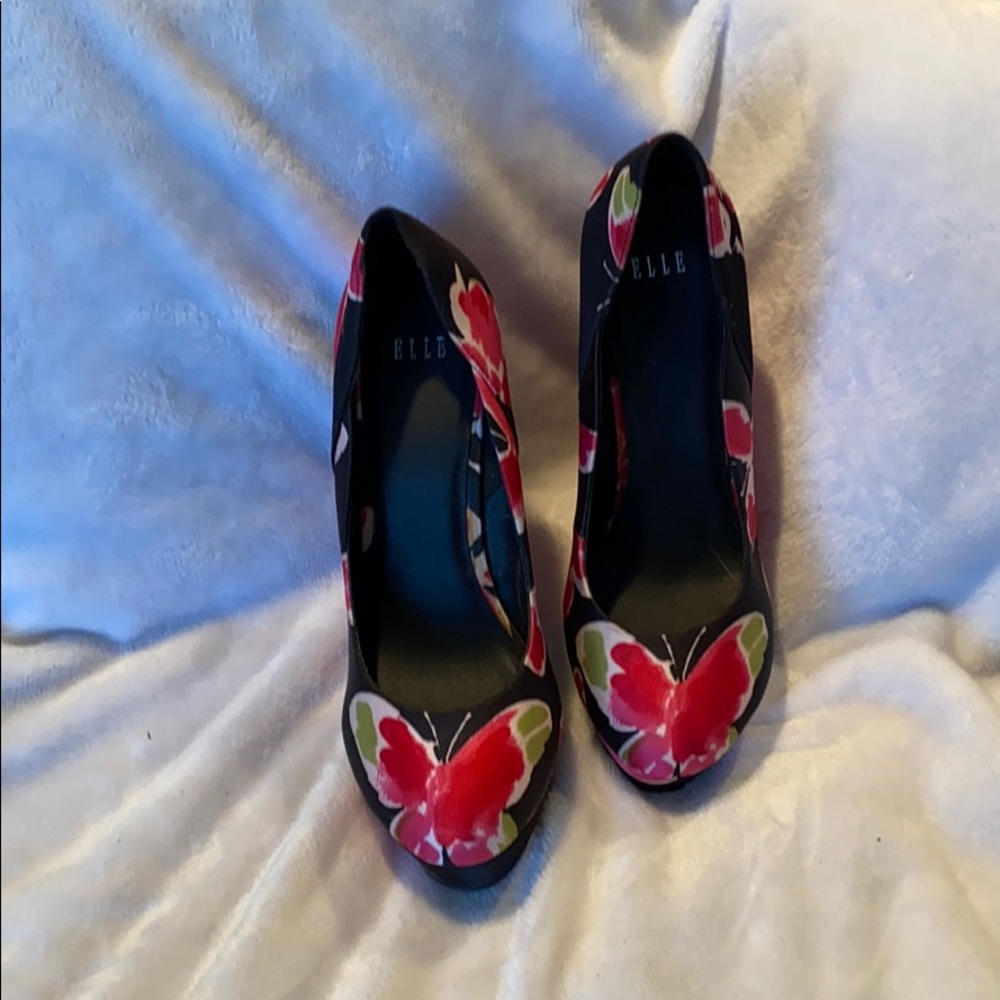 Elle platform heels